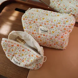 Borsa cosmetica con cuciture fresche in stile floreale in stile francese per il trucco viaggio per la cura della pelle conservazione quotidiana estate con fiori multiuso