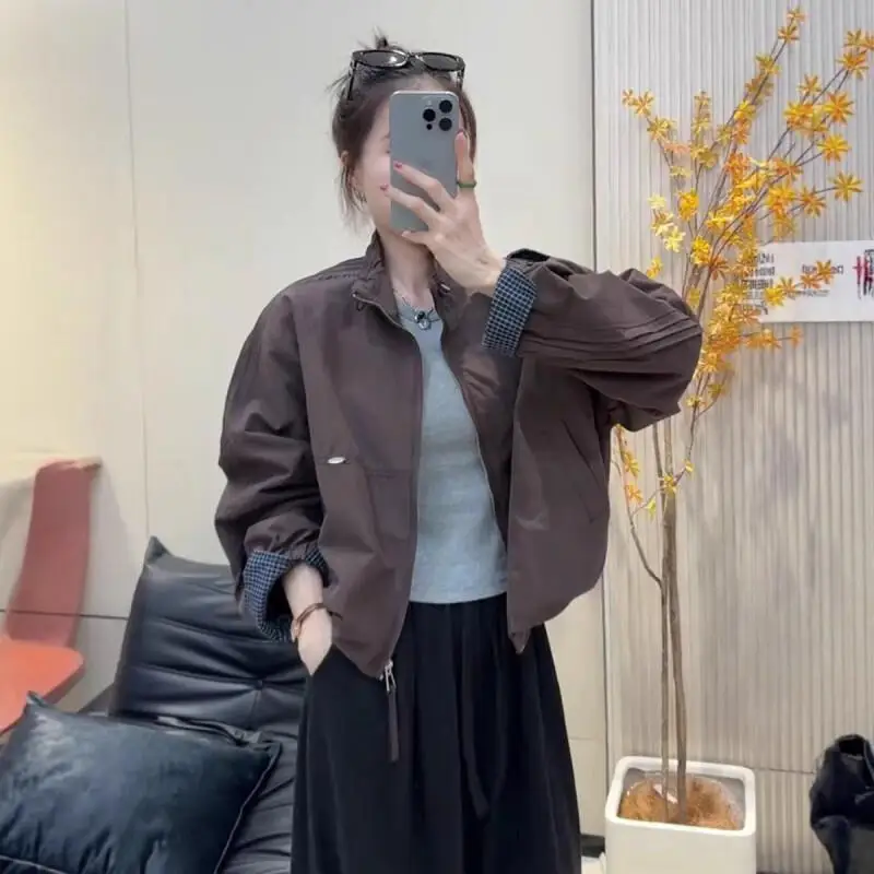 

Короткое стильное пальто для девочек, осенняя одежда, новая модель с воротником-стойкой, дизайнерская куртка для отдыха, топы, куртка-бомбер на молнии, женские топы