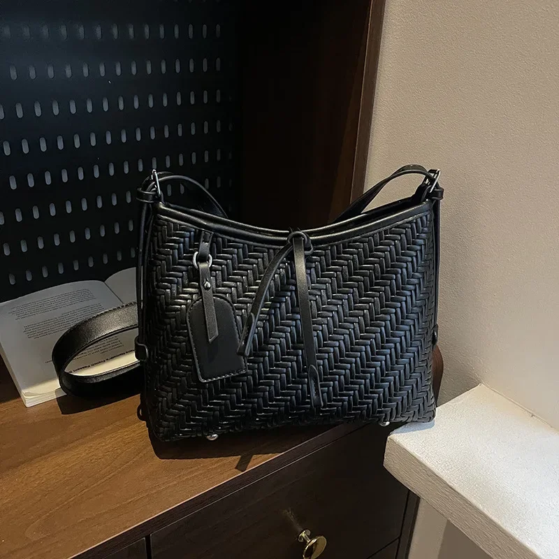 

​​2025 Summer Woven Underarm Korean Vegan Leather Crossbody Purse Adjustable Strap Boho Shoulder Bag for Women Commute Travel​​