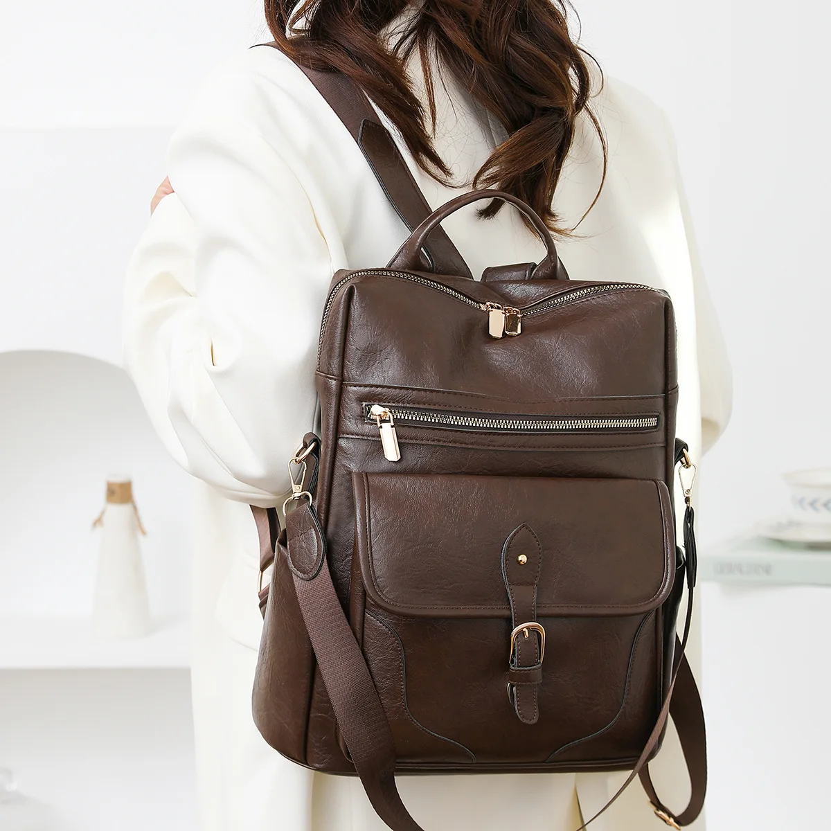 Retro women's backpack, PU soft leather with multiple pockets, large capacity business commuting travel backpack