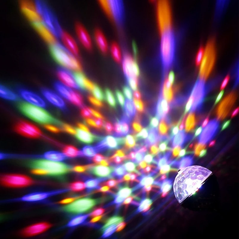 97QC Crystal Ball LED Party Light 360 الإسقاط الدوار مع إمدادات الطاقة USB