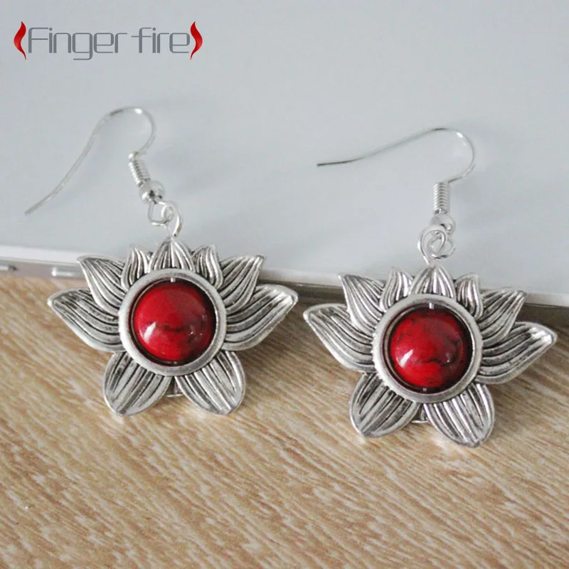 

Exquisite Fashion Flower Earrings Personality Creative Silver Plated Vintage Jewelry