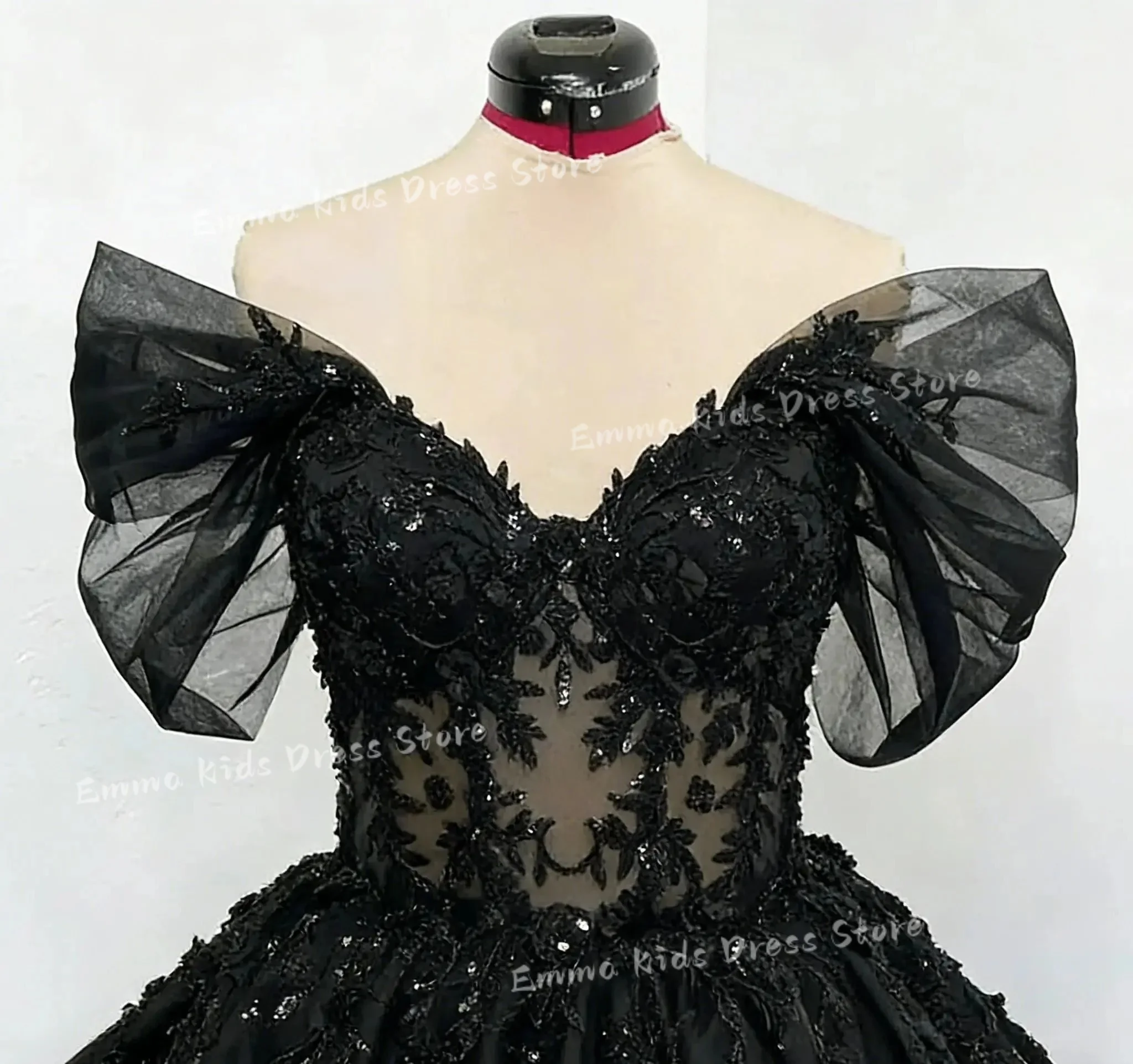 abito-da-damigella-d'onore-personalizzato-al-ginocchio-abito-da-sposa-nero-con-scollo-a-v-spalle-scoperte-trasparente-con-applicazioni-di-perline