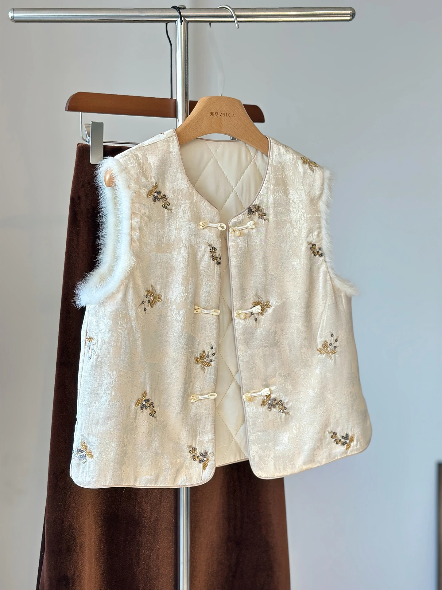High-End New Chinese Vest Autumn and Winter Quilted Exquisite Flowers Embroidered Crew Neck Outer Everyday
