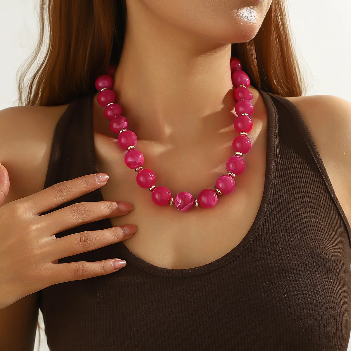 Fashionable Bohemian round resin necklace is simple, versatile, colorful beadwork, paired with a sophisticated gold color