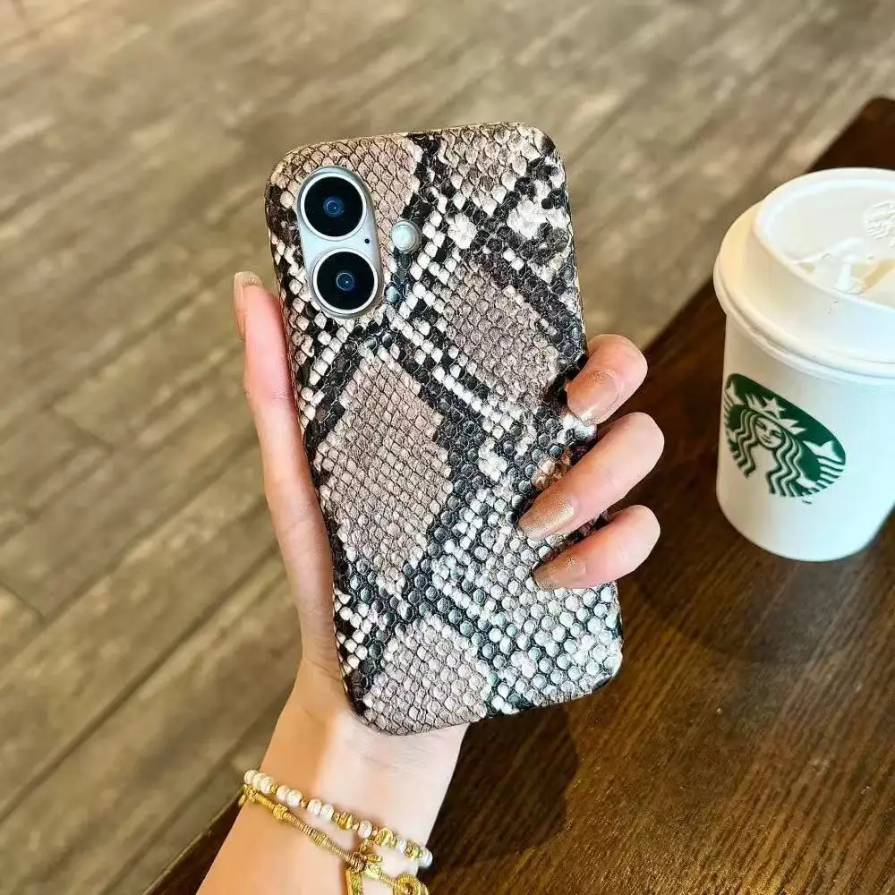 

Модный шикарный кожаный чехол для телефона с текстурой змеиной кожи для IPhone 17, 16, 15, 14, 13, Pro Max, задняя крышка с мягким кожаным узором