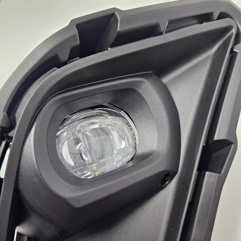 مجموعة مصابيح الضباب LED للسيارة مجموعة مصابيح الضباب لسيارة Toy-ota Grand Highlander 2024-2025 يسار ويمين
