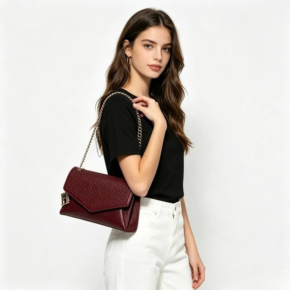 

CHHC Stylish Womens Shoulder Bag Versatile Classic Fashion Phone Lipstick Organizer Crossbody Bag With Chain For Travel Gift