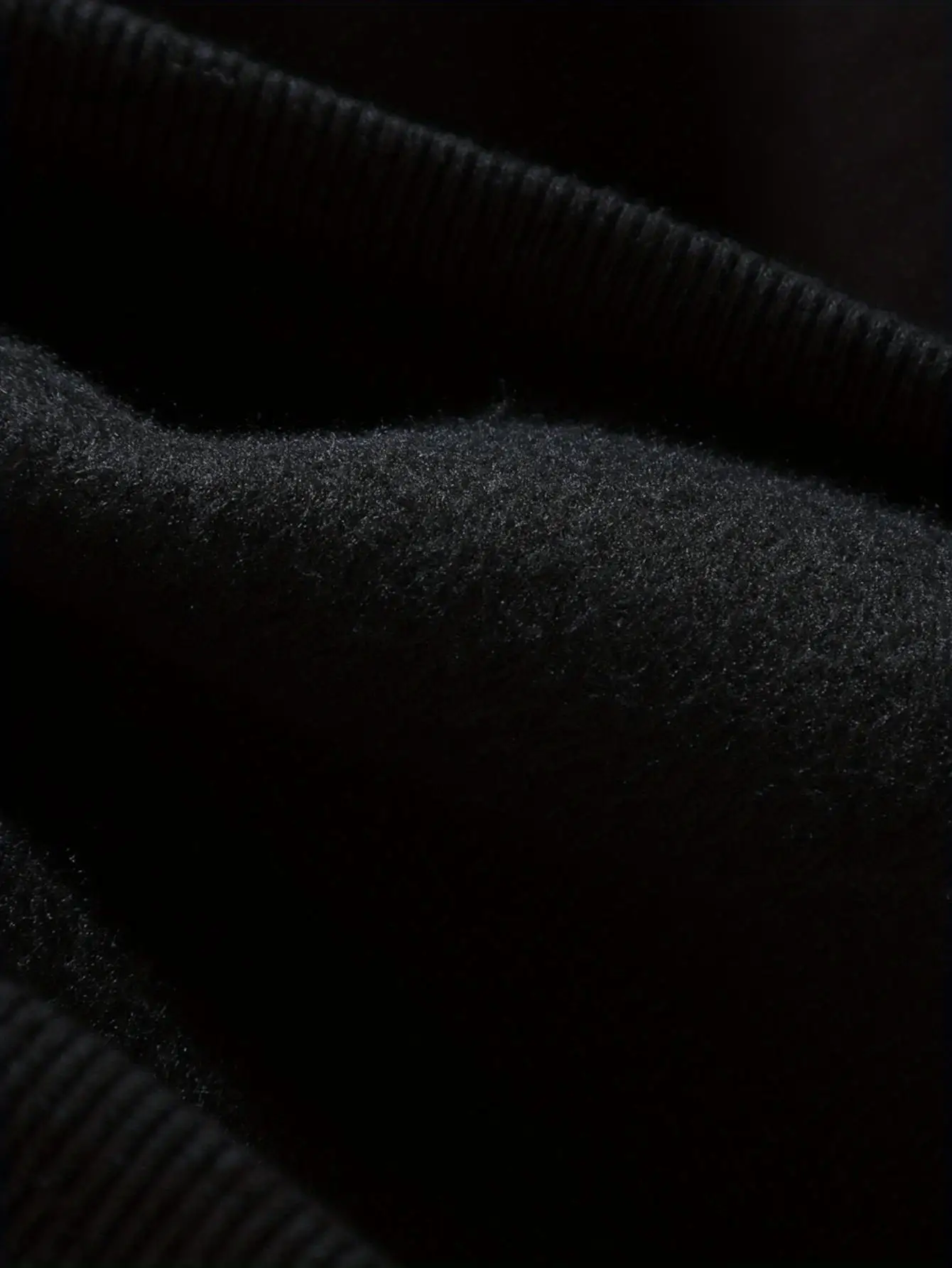 سويت شيرت بغطاء للرأس برسومات لهب باللونين الأبيض والأسود - بلوفر عالي الجودة بأكمام طويلة مع غطاء رأس برباط قابل للتعديل