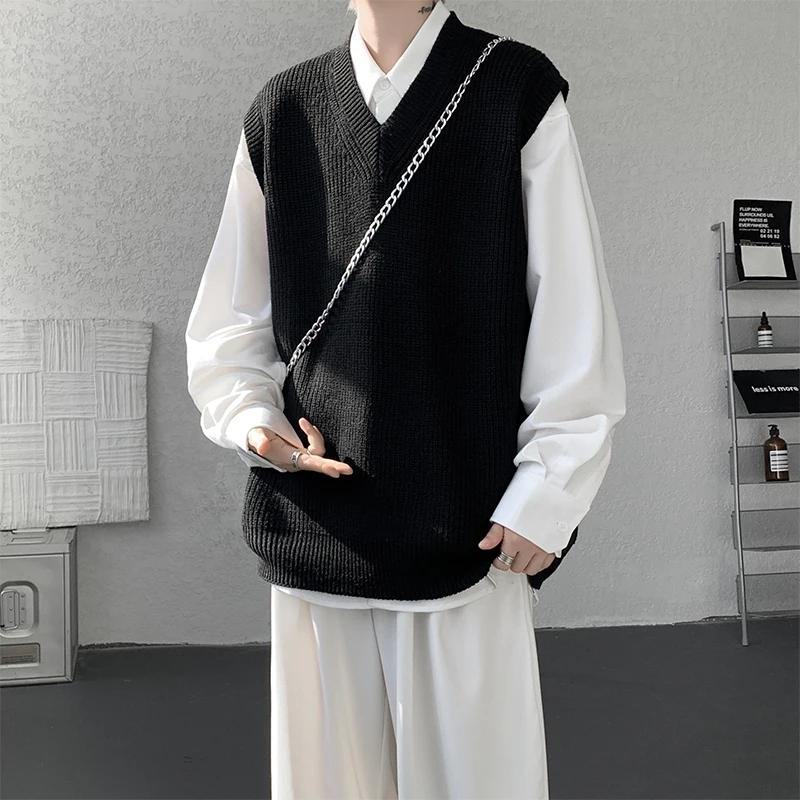 Autumn Black Sweater Vest Men Warm Fashion Casual Knitted Pullover Men Korean Loose Sleeveless Sweater Mens Jumper Clothes
