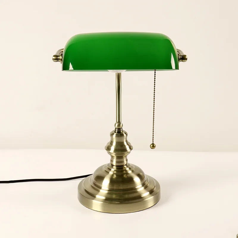 

Classic Retro Artist E27 Green Glass Lamp Shade Bedroom Study and Family Reading lamp European Conference Room Office Study