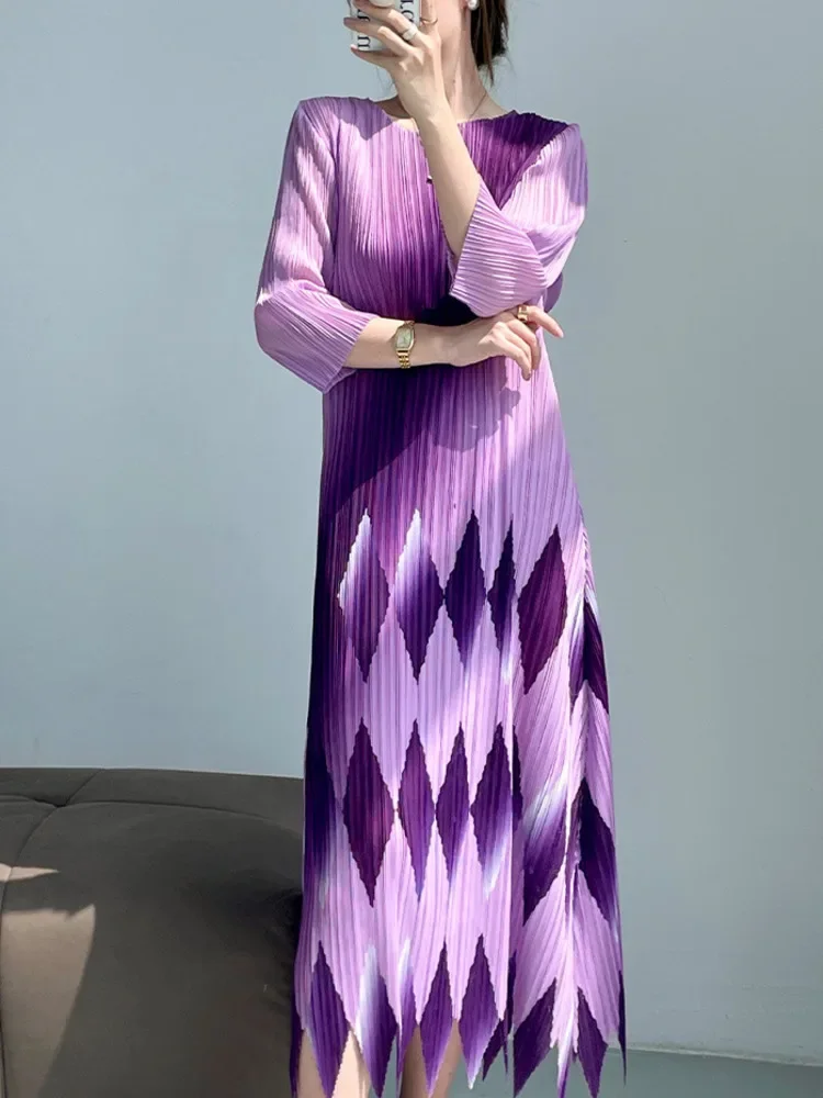 

2025 Summer New Fashion Loose Versatile Printed Folding Design High-end Dresses Women's Round Neck Long Sleeve Casual Dress