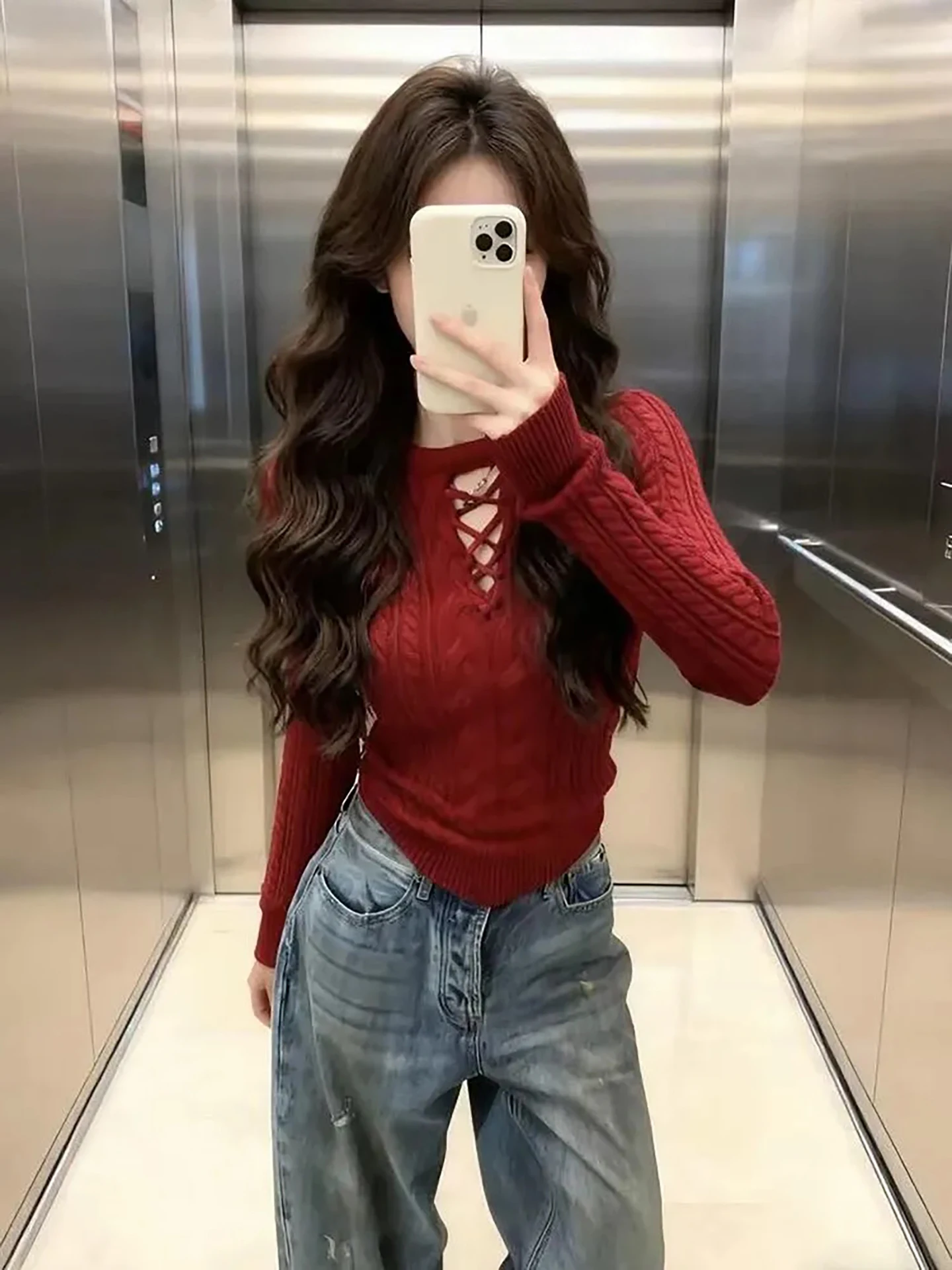 Maglione da donna rosso di Capodanno Slim Fit Design scavato Top sexy per l'inverno V-Ne Long Sve lavorato a maglia Faionable Versatile