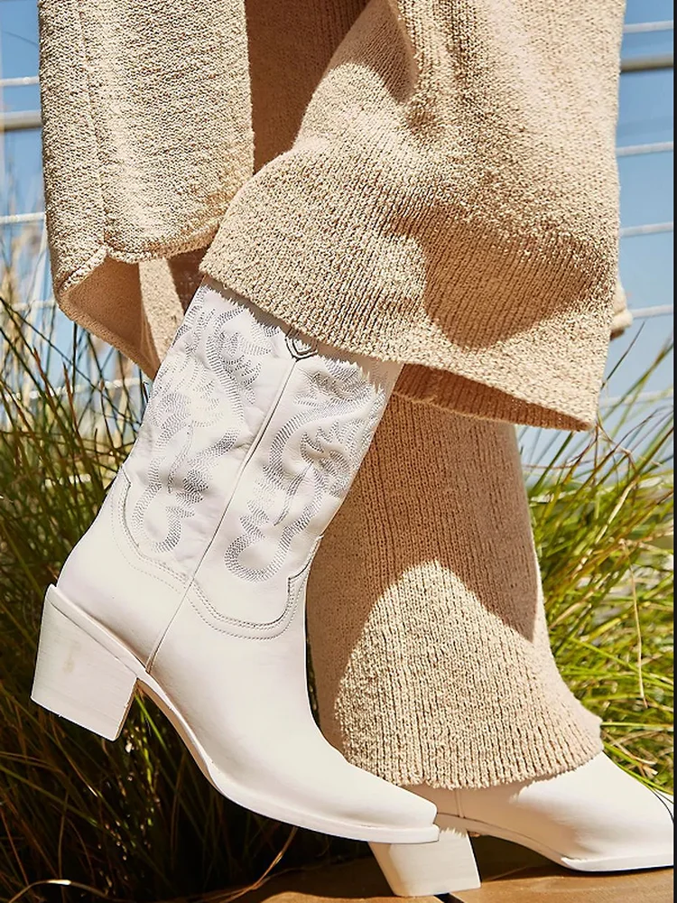 FHC – bottes mi-mollet à talon carré pour femmes, Botas courtes brodées, bout pointu, à enfiler, Style rétro, noir, blanc, rouge vin, livraison directe