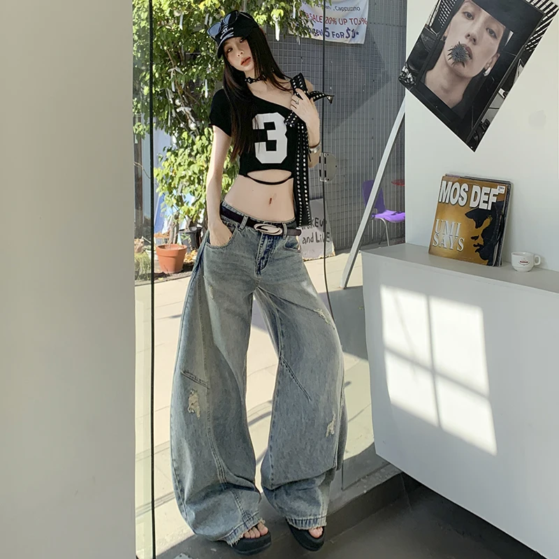 

Retro deconstructed design scimitar wide-leg jeans for women, loose washed and distressed pants