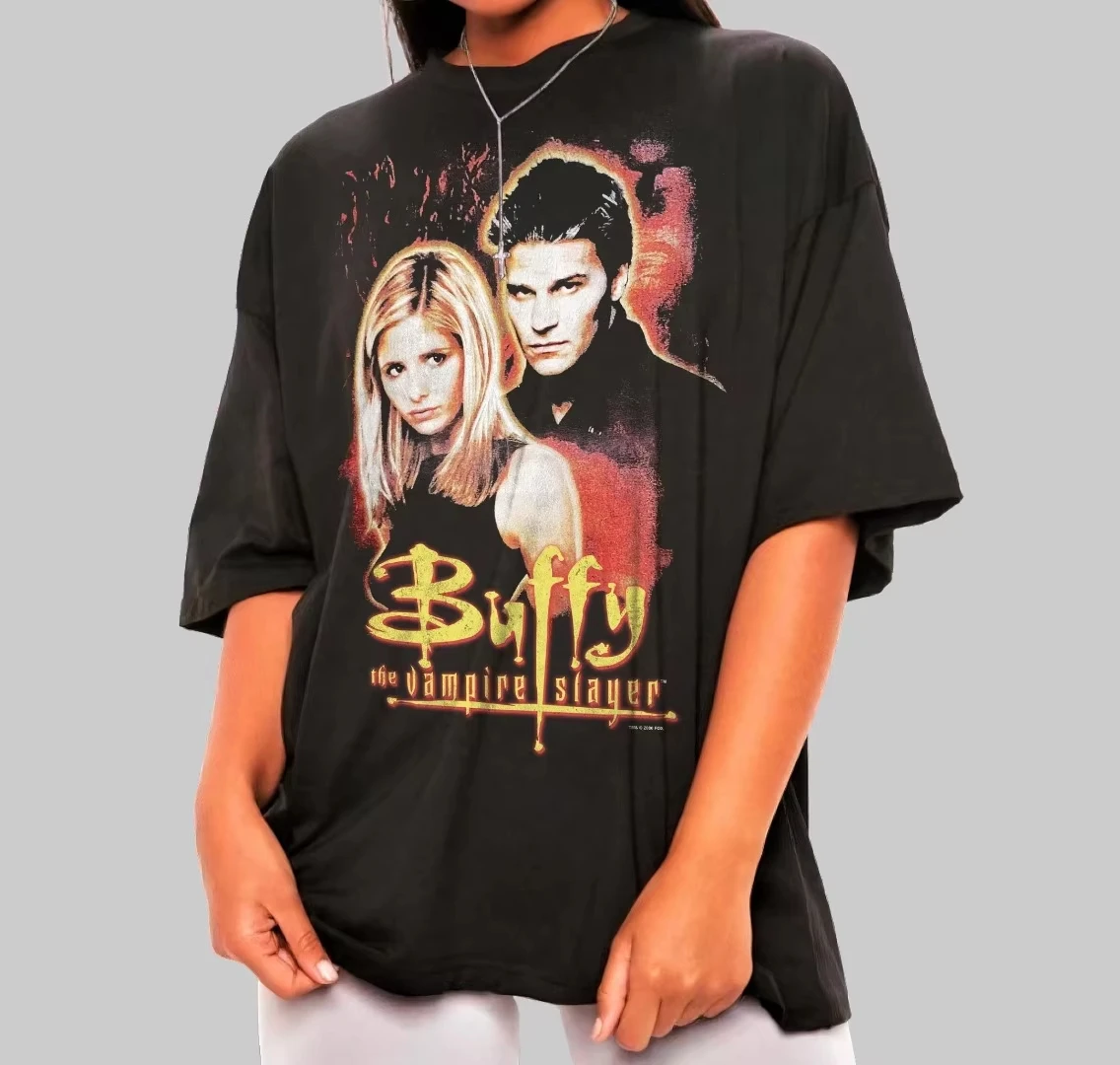Camiseta gráfica vintage de Buffy, la cazadora de vampiros, camiseta de Buffy y Angel, camiseta de Frankenstein, camiseta retro Y2K de monstruos popular para Halloween