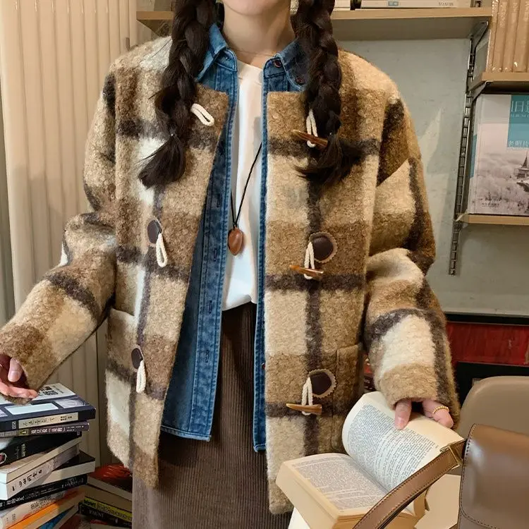 

New Woolen Coat for Autumn and Winter, Loose Fit, College Style, Less Trendy, Retro Plaid, Cow Horn Button Coat, Slimming Off
