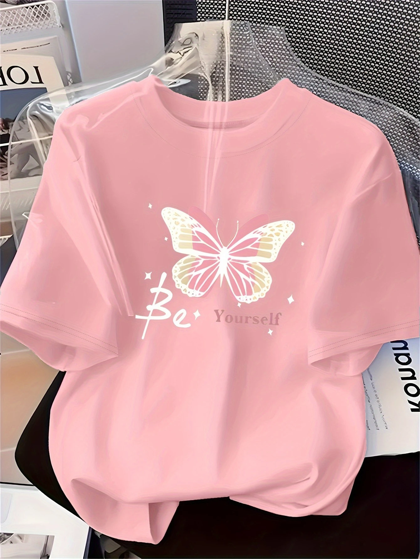 Camiseta estampada a la moda para mujer, camiseta de manga corta con estampado de mariposas rosas, suave y cómoda, para camisetas informales a la moda