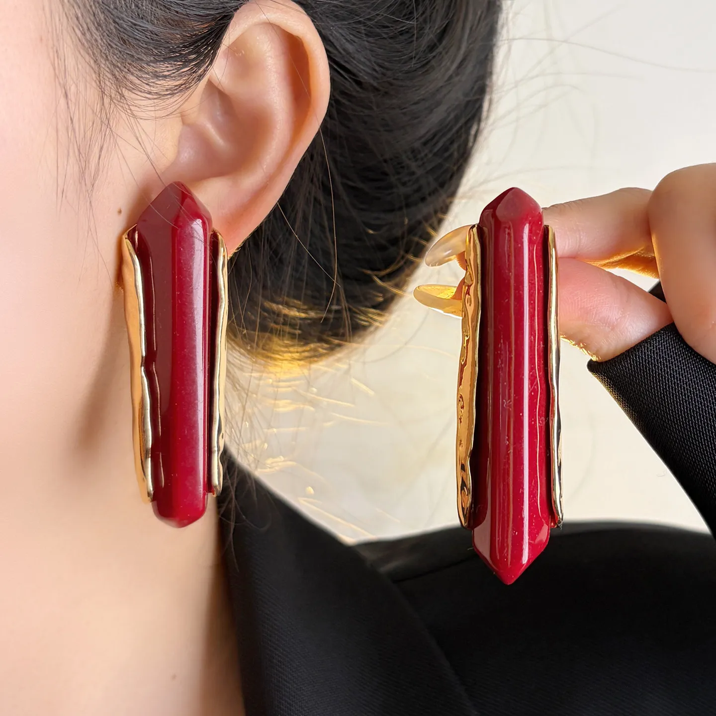 

Fashion Geometric Resin Earrings Women Luxury Elegant Personalized Exaggerated Statement Stud Earrings Jewelry