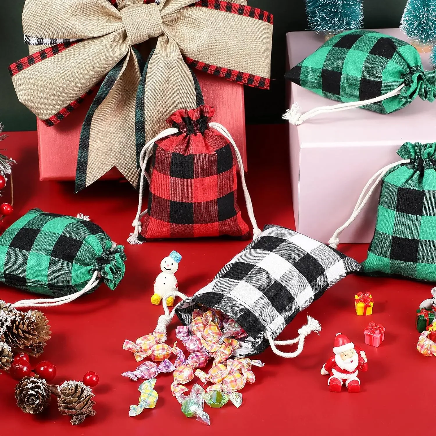 

12 Pcs Small Reusable Christmas Buffalo Plaid Treat Goody Bags for Xmas Holiday New Year Party Favors Supplies
