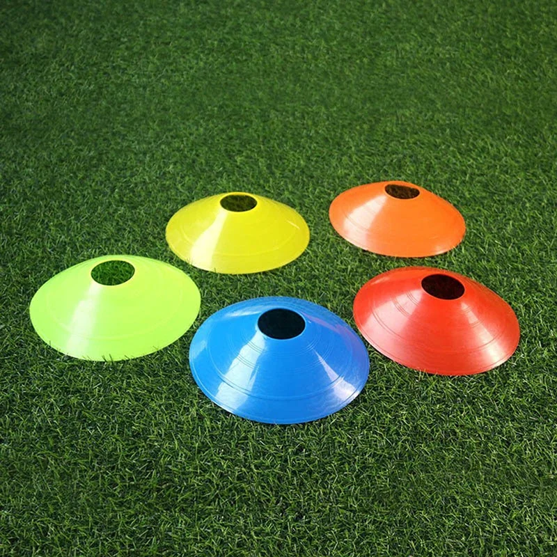 子供のサッカートレーニングコーンセット,プロのディスクコーン,敏捷性運動,回避障害物,スポーツトレーニングアクセサリー,おもちゃの機器,12個
