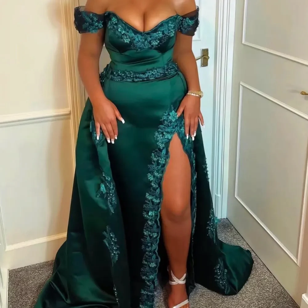 

Luxury Evening Dress Emerald Green Satin Off the Shoulder Elegant Evening Gowns Applique Side Split Column Formal Party Dresses