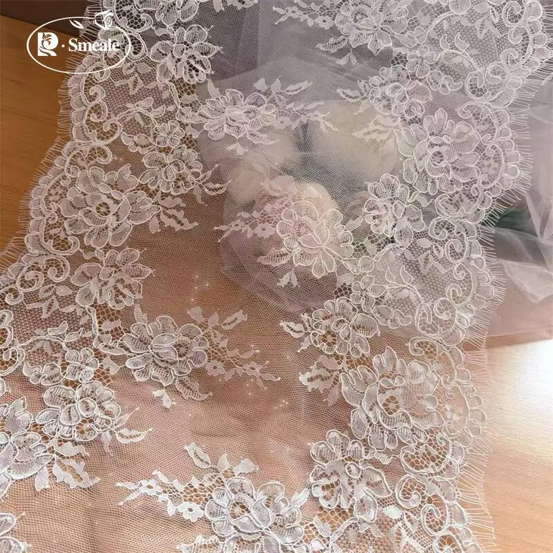 3MX38CM, Schwarz-Weißer Wimpernspitzenbesatz für Hochzeitskleider, Romantische Blumen, DIY-Nähzubehör. Kordelbestickter Spitzenstoff. – Detail 5