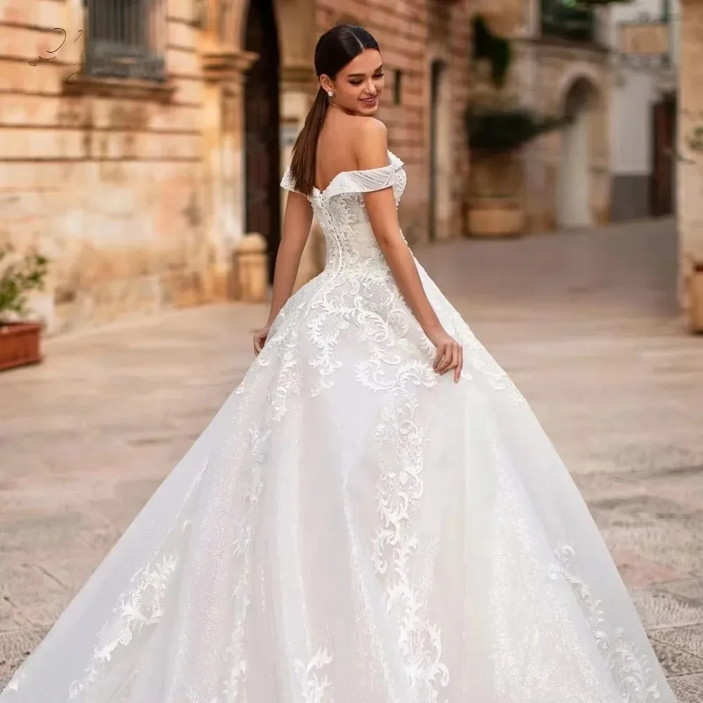 Customized 2026 Women's Wedding Dress, With A Large Skirt Hem And Elegant Off Shoulder Design With Lace Decal Decoration