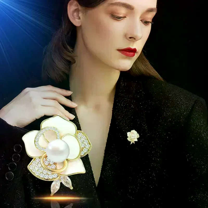 رائعة حجر الراين اللؤلؤ زهرة الكاميليا دبابيس دبوس للنساء الملابس معطف اكسسوارات الهدايا