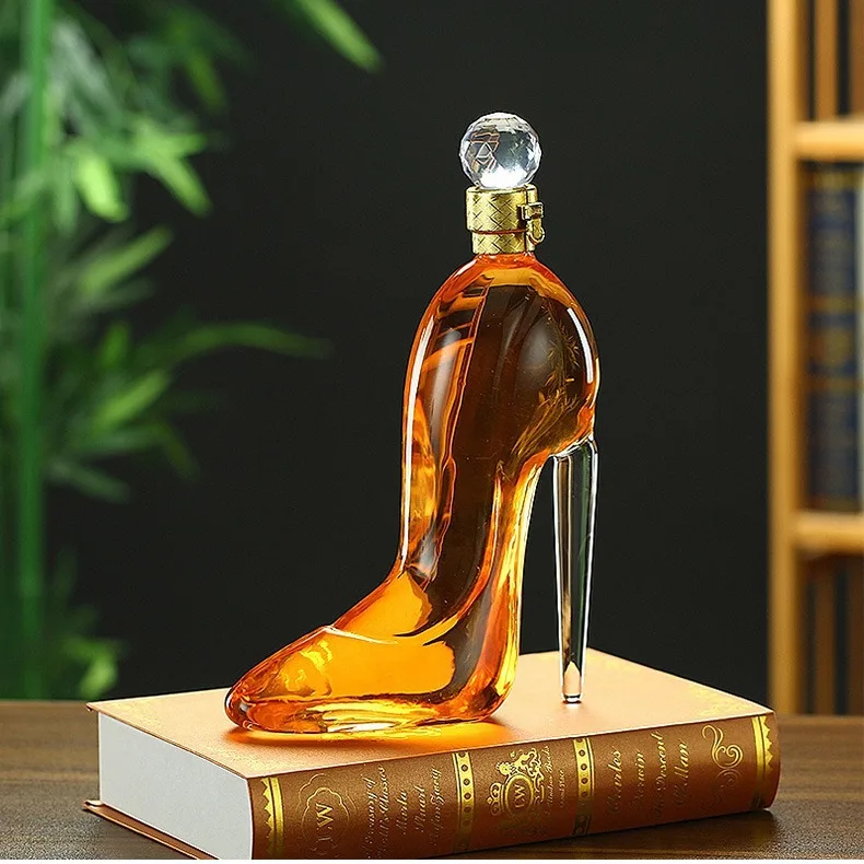 

Creative High-heeled Shoe Shaped Whiskey Awakener, GlassCrystal Merlot,Vodka BottleMatching Device,Bar Tool Portable Wine Bottle