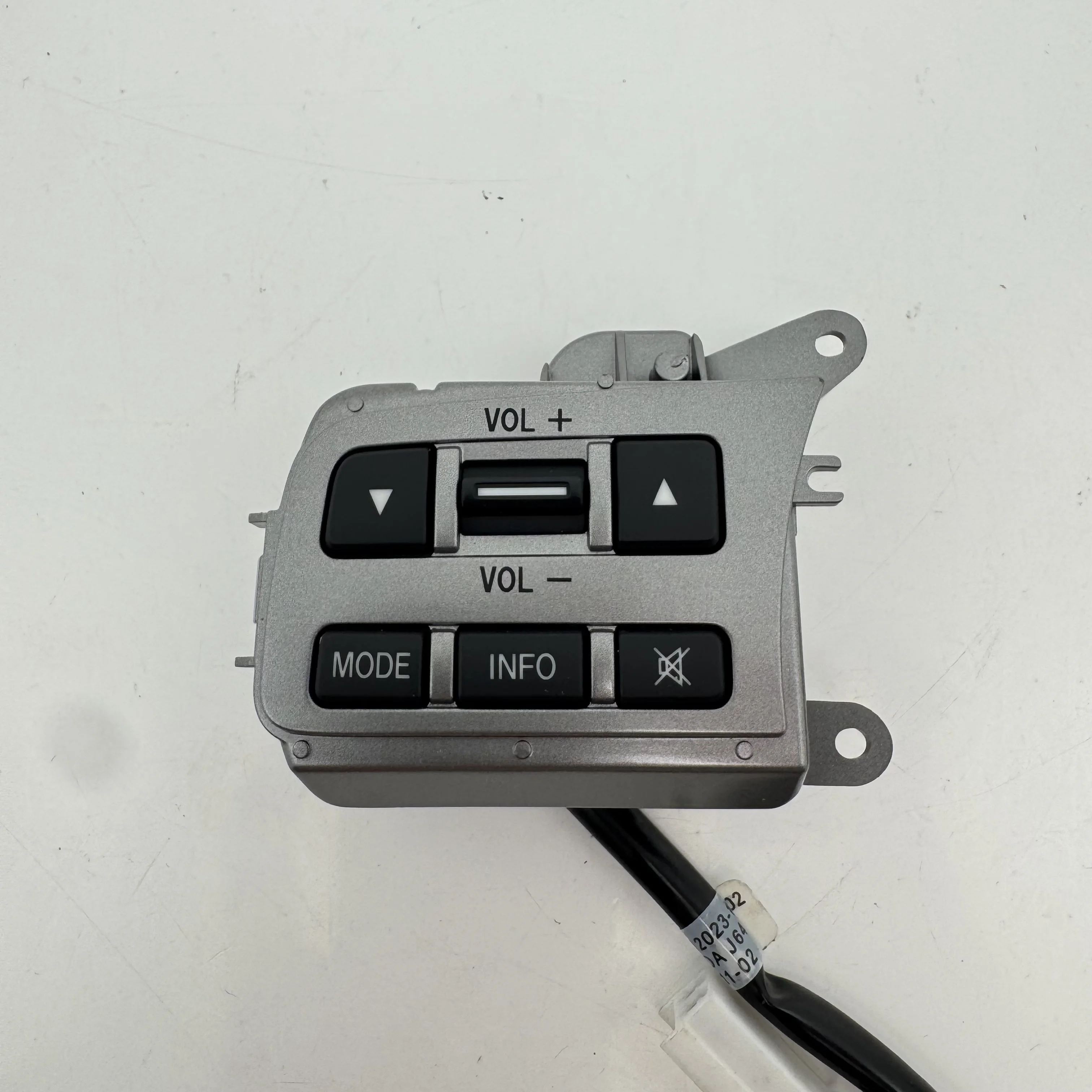 Original Multifunction Steering Wheel Knob Musicplayer Control Switch Keys For Mazda 2 2007-2015 DF75-66-4M0