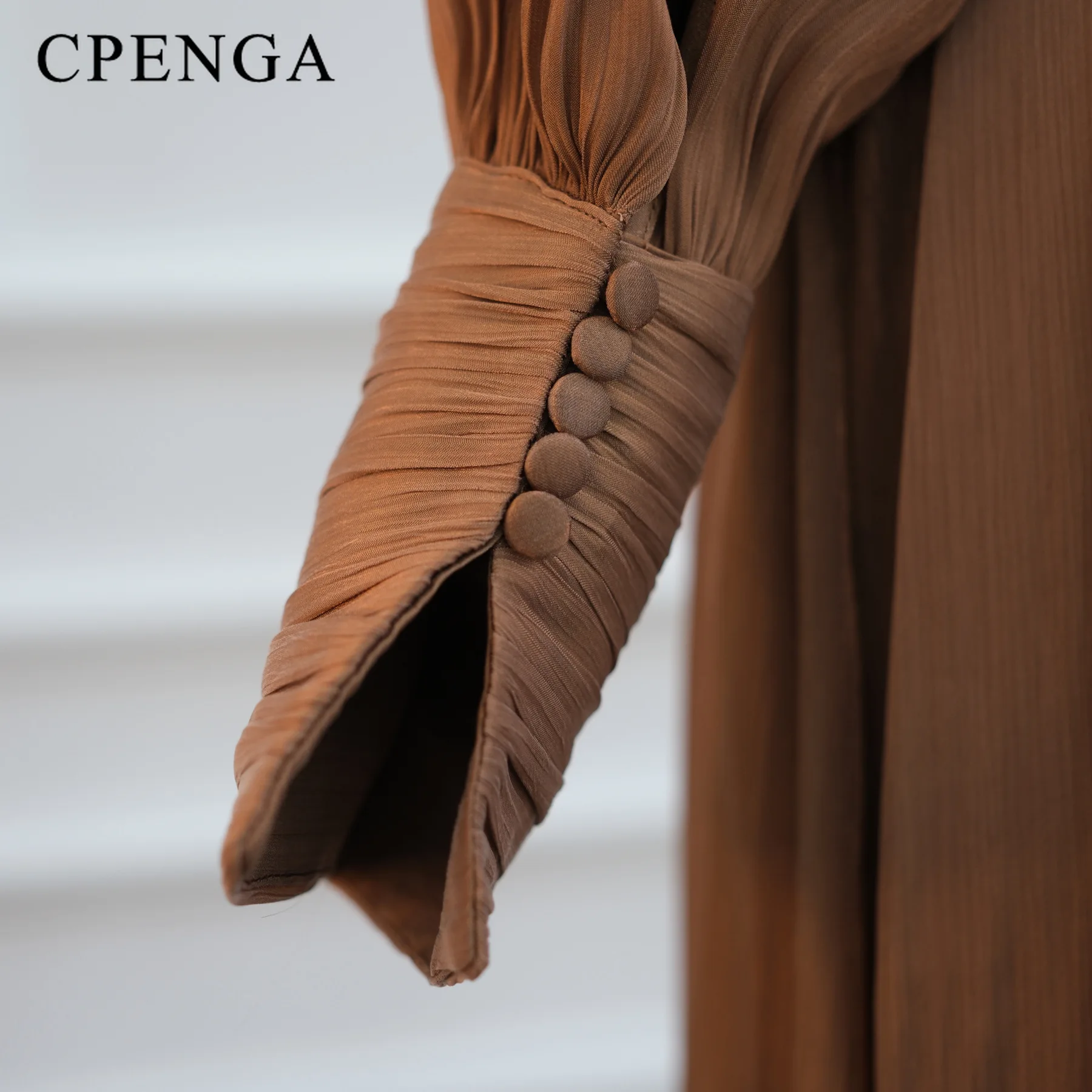 فستان عربي بأكمام مكبل للنساء المسلمات 2025 دبي عباية متواضعة إسلامية عطلة الزي الجديد عادي الاصطناعية الساتان تركيا رداء