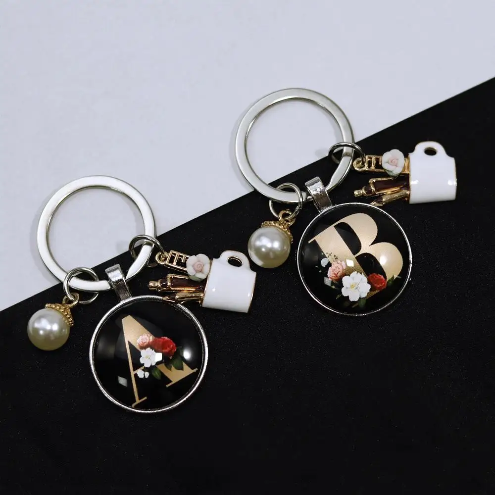 Fashion 26 Letter Keychains Imitation Pearl Rose Round Initials Keyrings Cup Pendant Car Keyholder Bag Ornaments Accessories