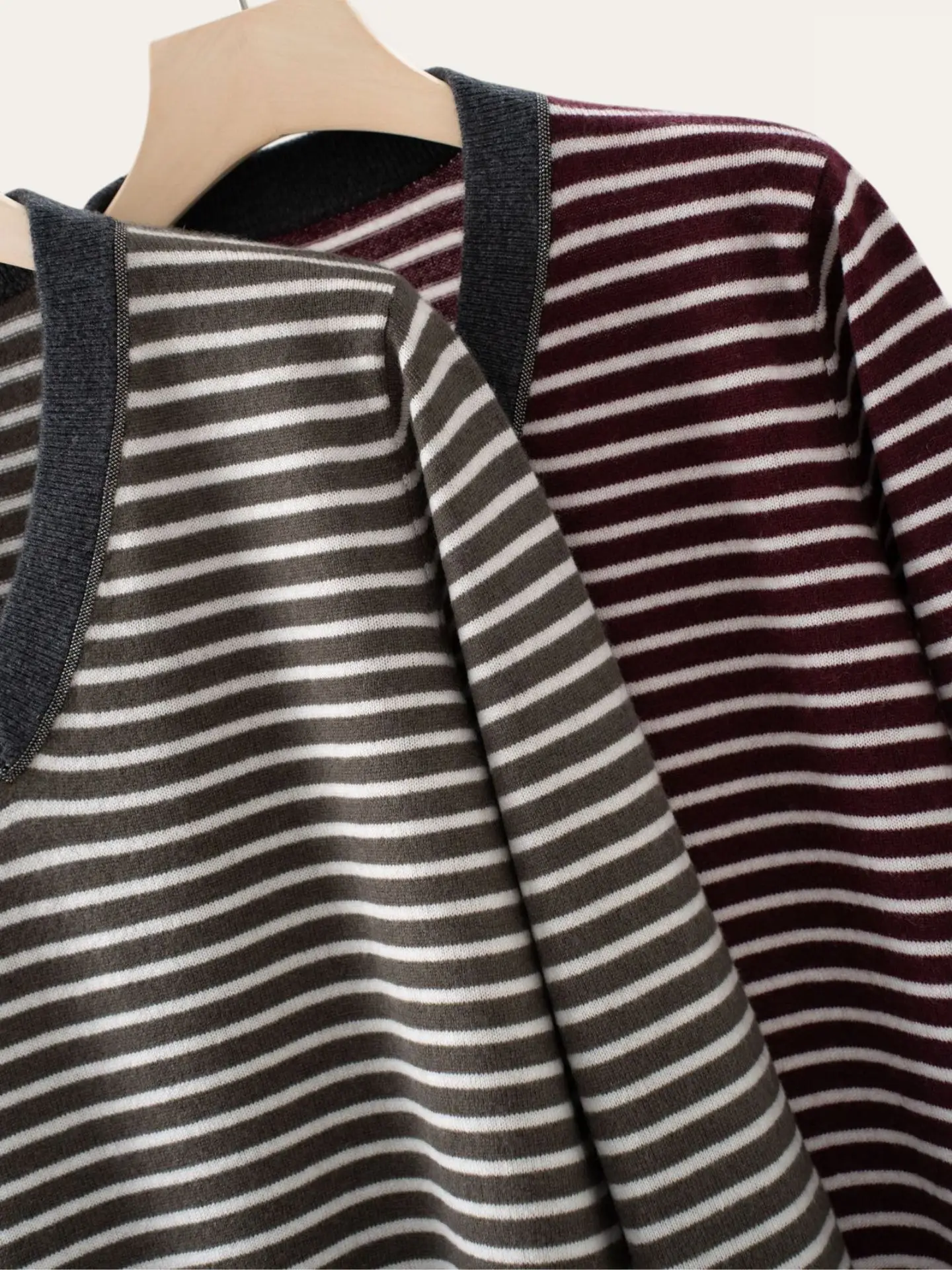 Outono Inverno feminino Camere malhas V-Ne Stripe Long Sve casual versátil confortável suéter de malha macia para casa...