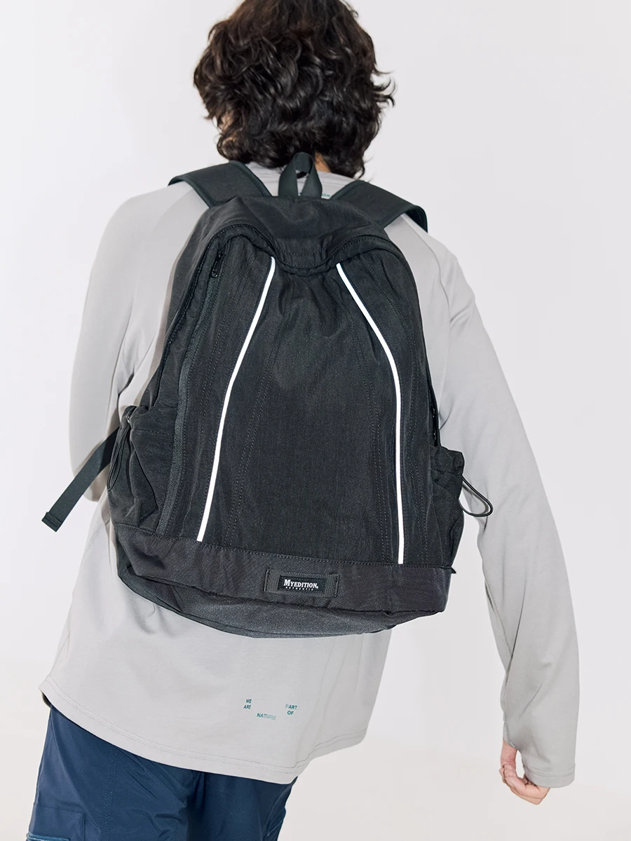 

Sense of design, niche functional mountaineering backpack, men's multi-layer commuter computer schoolbag