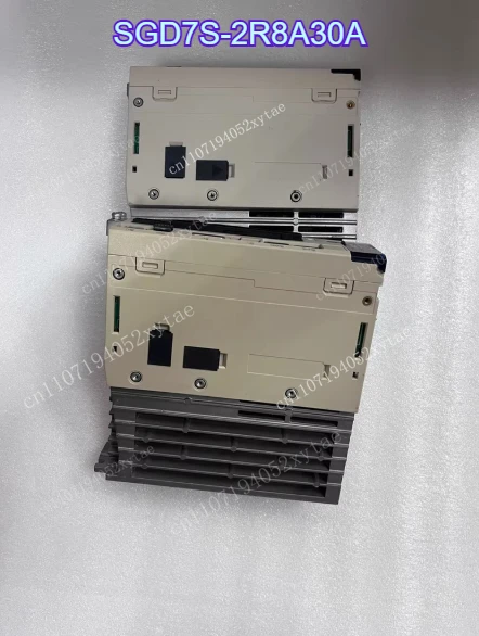 1pcs SGD7S-2R8A30A seven series 400 watt M3 bus driver