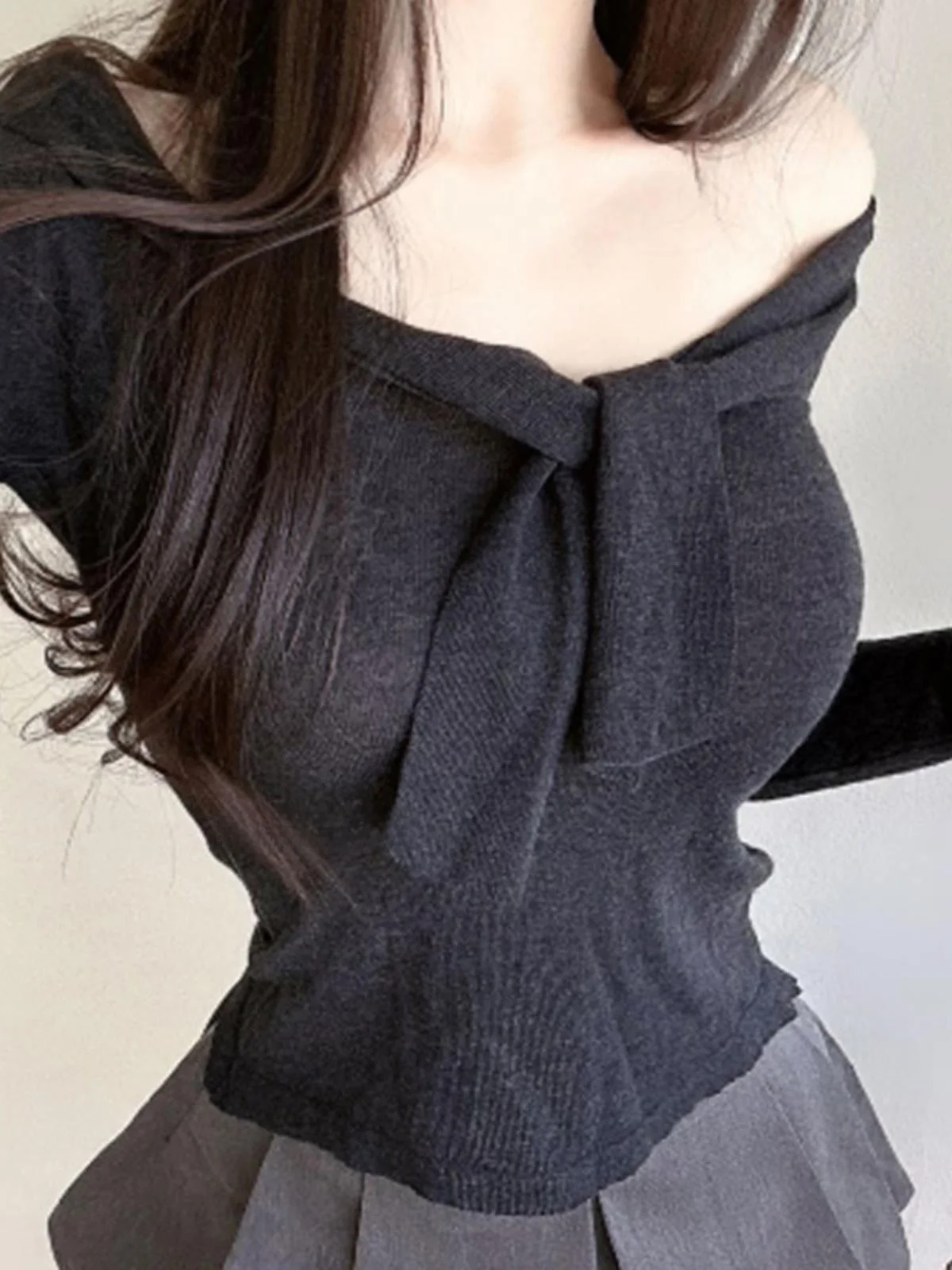 섹시한 어깨가 드러나는 해상풍 칼라 슬림핏 니트 스웨터 트렌디한 출퇴근 스타일 긴팔 레귤러 기장 솔리드 컬러 니트웨어