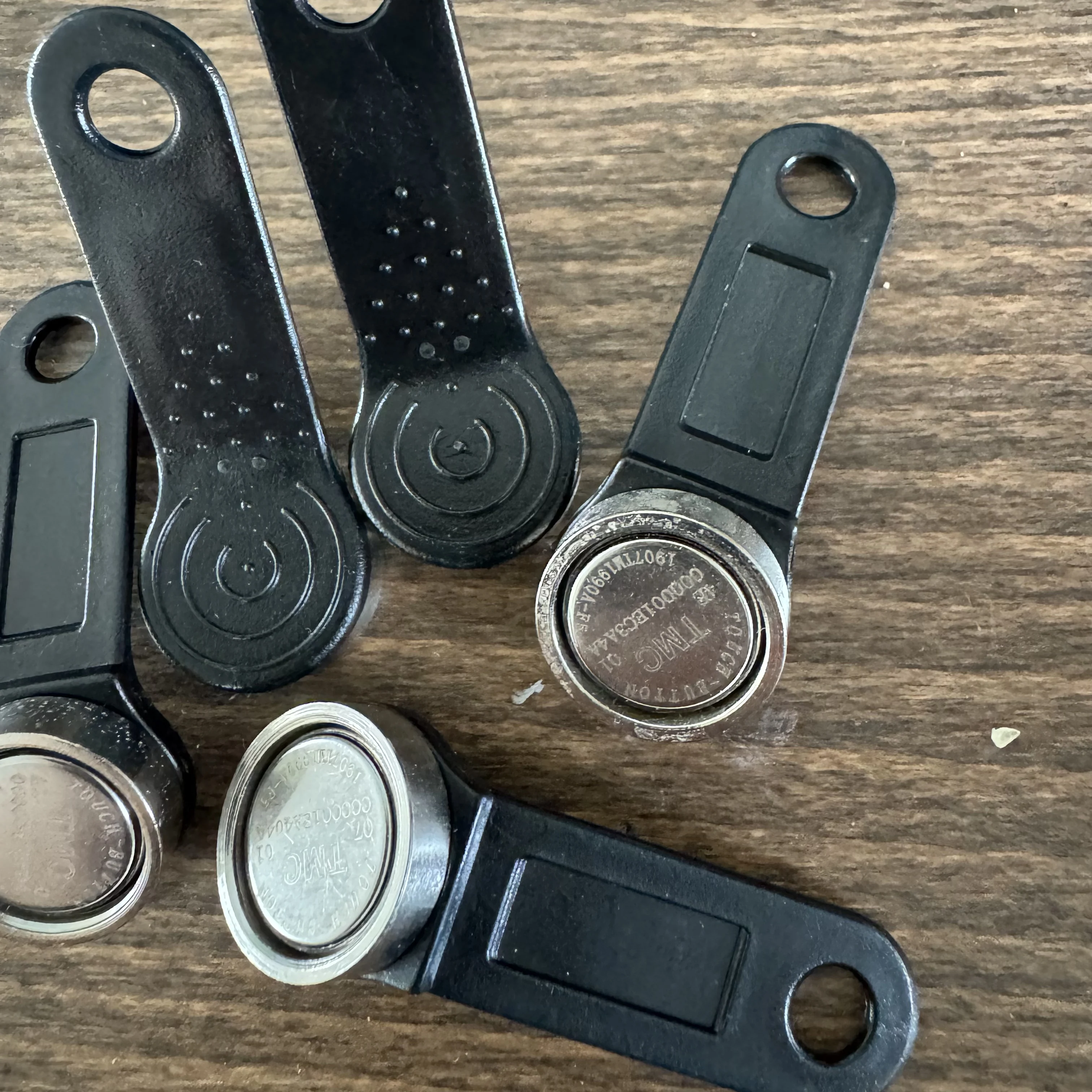 Magnetic touch iButton TM1990A-F5 Magnetic ibutton key with Magnetic ring