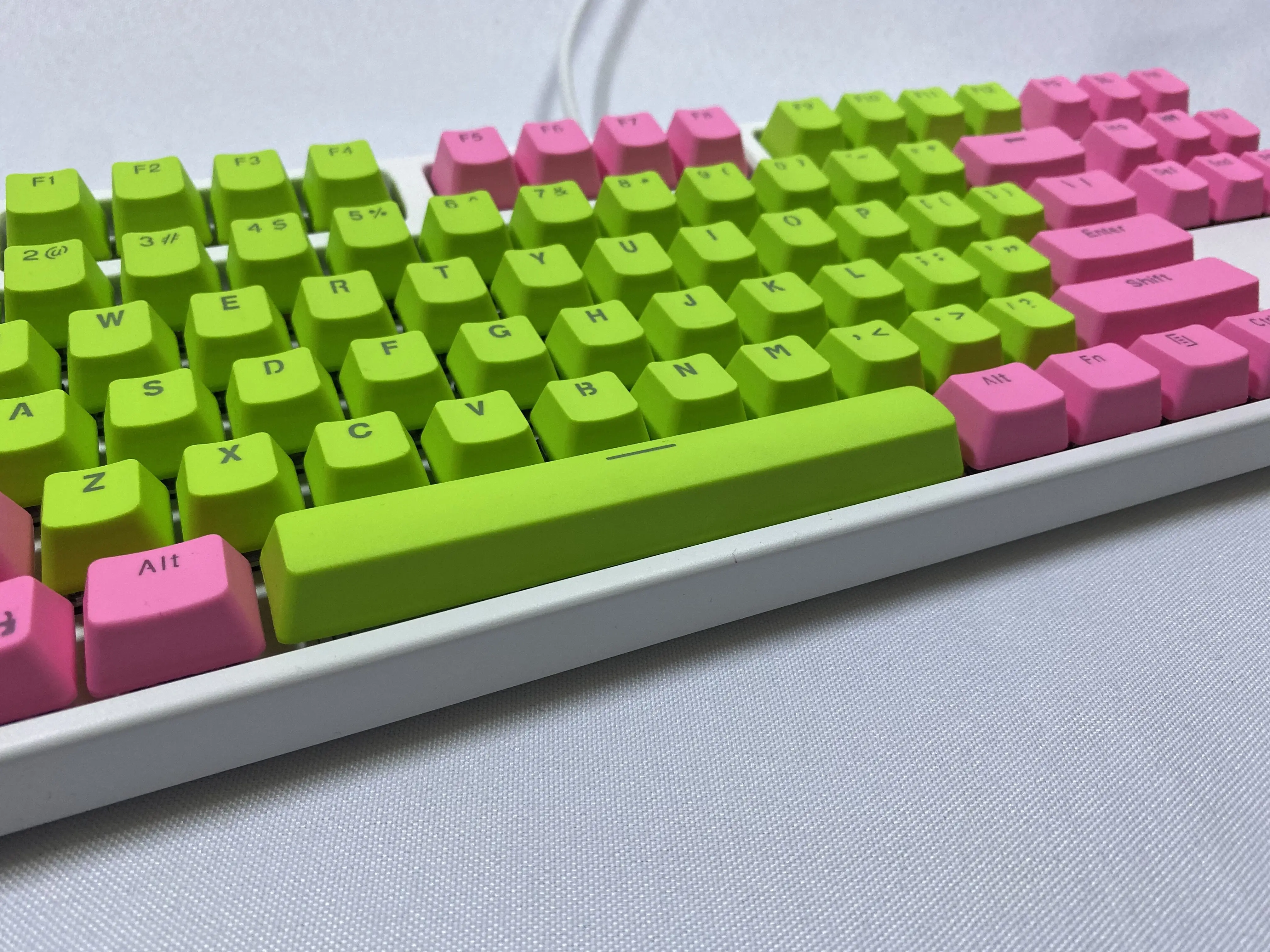 

Pink Green 87 Keys Keycaps PBT Material OEM Profile Backlit Double Shot for MX 61 87 104 Mechanical Keyboard Keycaps Only Sold