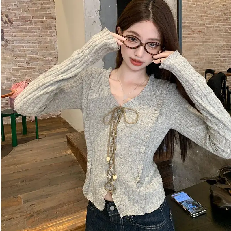 Women's V-Neck Long Sleeved Knitted Sweater for Girls In Spring Autumn New Slim Fit Inner Layer Bottom Shirt Waist Cinching Tops