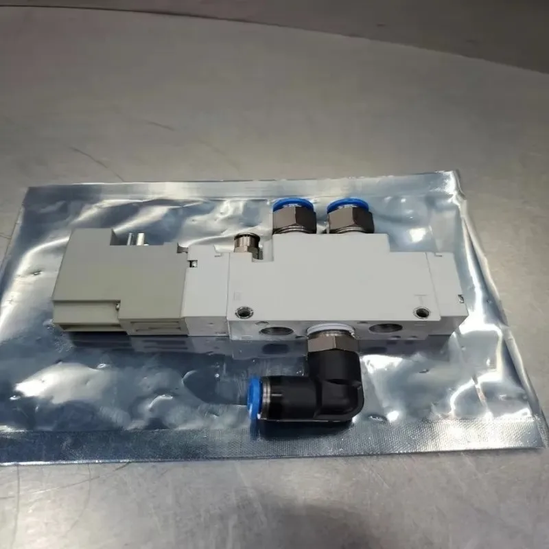 

2026 VQZ3121R-5YZ1-02T 0-0.7MPa Solenoid Valve. 6D-14