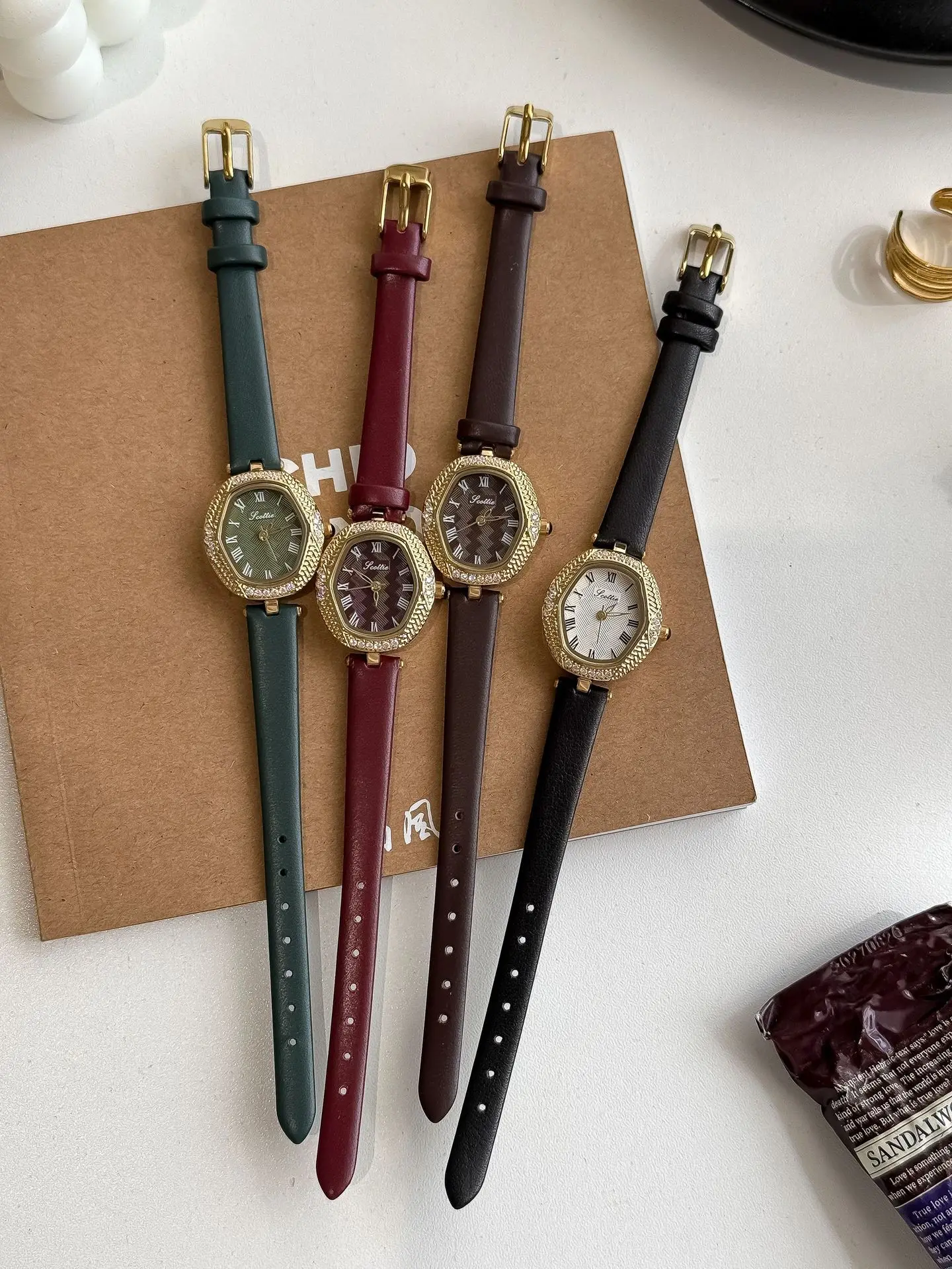 

Fashion Temperament Vintage senior Simplicity belt Quartz Watch For women's girl Student gift Women's accessories