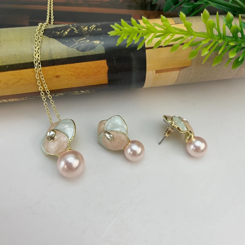 

Latest Golden Colorful Stone Pendant Earrings Dubai Luxury Trendy Jewelry Set for Ladies and Women Earrings Set KY25153