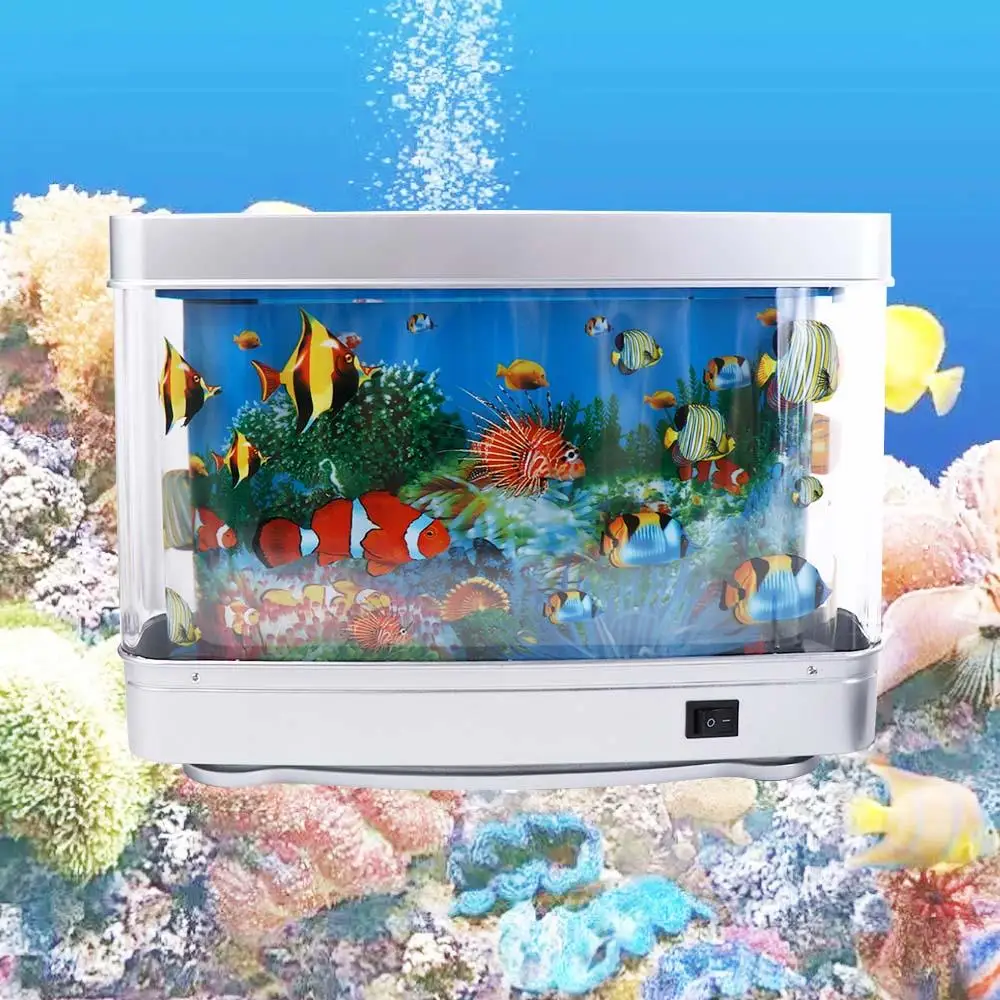 スイッチ式の装飾魚型ランプ。バーチャルな海の世界を再現し、動的な演出が可能。防水仕様で、人工的な水槽を模したランプ。可愛らしいプラスチック製。