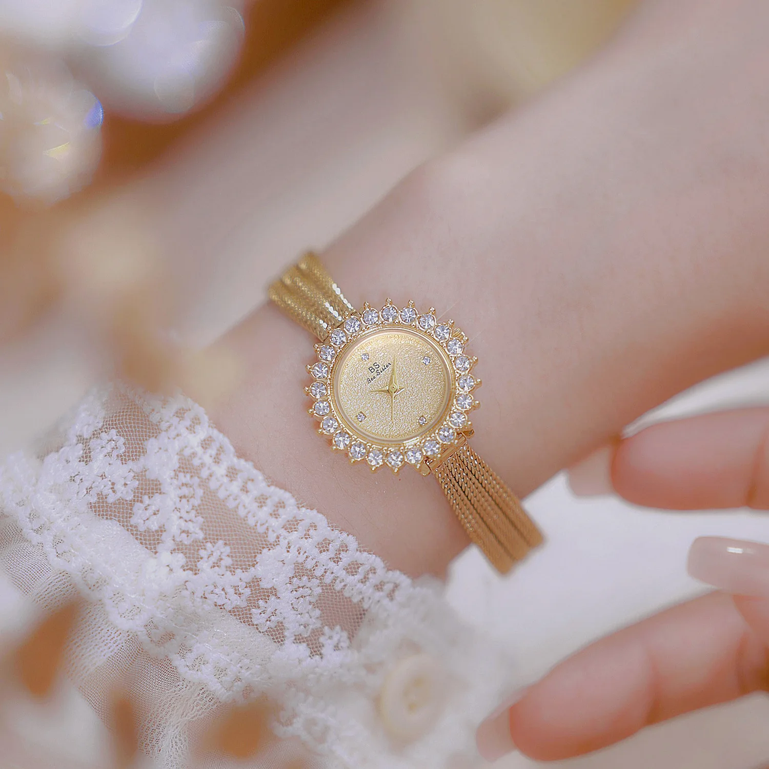 Orologi da donna di lusso alla moda cinturino in grano temperamento diamante quadrante circolare orologio da polso da donna al quarzo orologi impermeabili per le donne