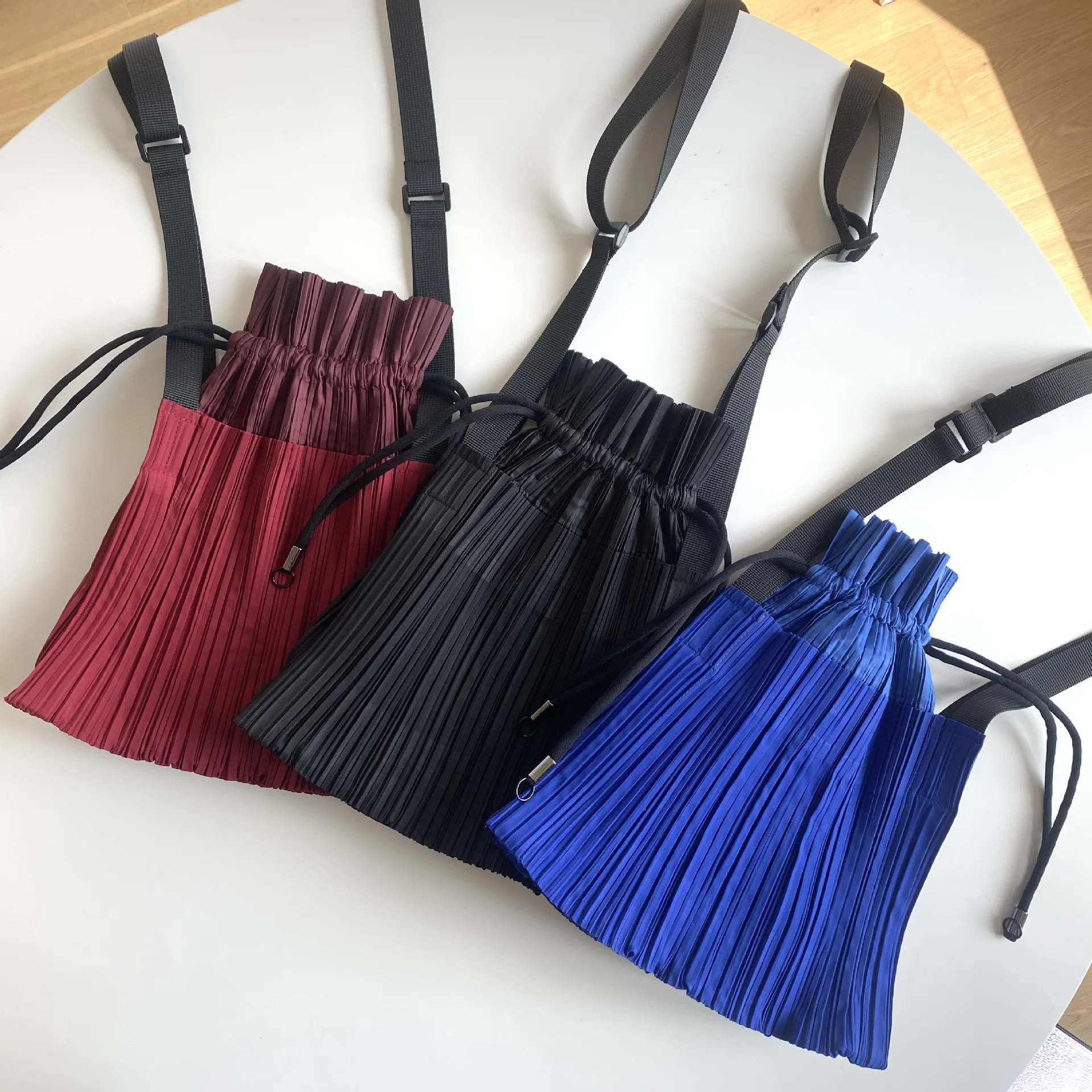 GGHK Miyake Pleated Splicing Shoulder Bag 2023 New Crossbody Small Hit Color Korean Design Drawstring Bucket Bag