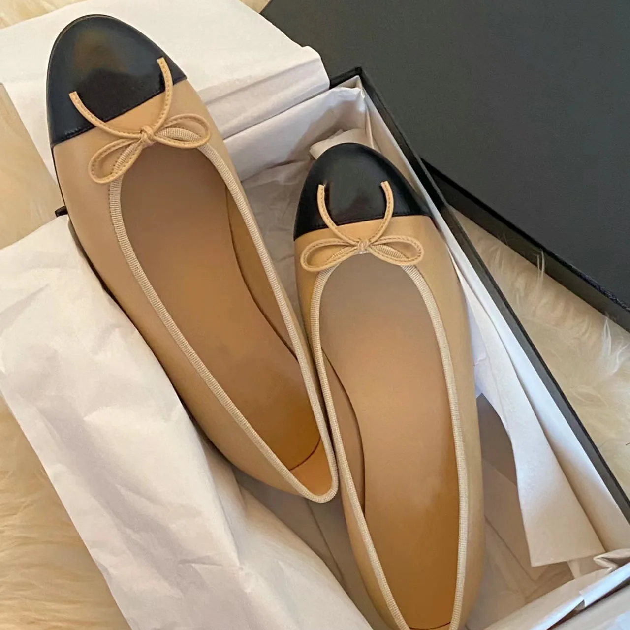 

Summer 2025 French Style Flat Bottom Single Shoes Women's Small Fragrance Wind Shallow Mouth Butterfly Knot Soft Bottom Versatil