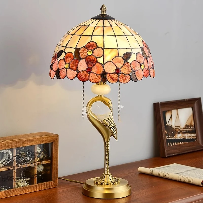 

Shell table lamp brass crane ornament living room entrance European American retro master bedroom bedside chest bedroom table la