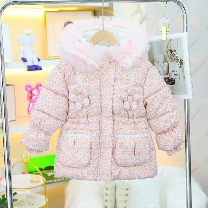 

Хлопковая куртка для девочек, зимняя одежда, новая утепленная детская теплая верхняя одежда с капюшоном и принтом, зимний комбинезон, толстая плюшевая искусственная одежда