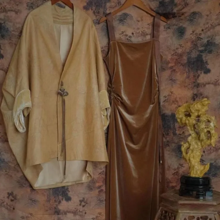 

Весенне-осенние новые комплекты из двух предметов в китайском стиле: свободные топы с V-образным вырезом и длинными рукавами для женщин + винтажные бархатные платья-комбинации